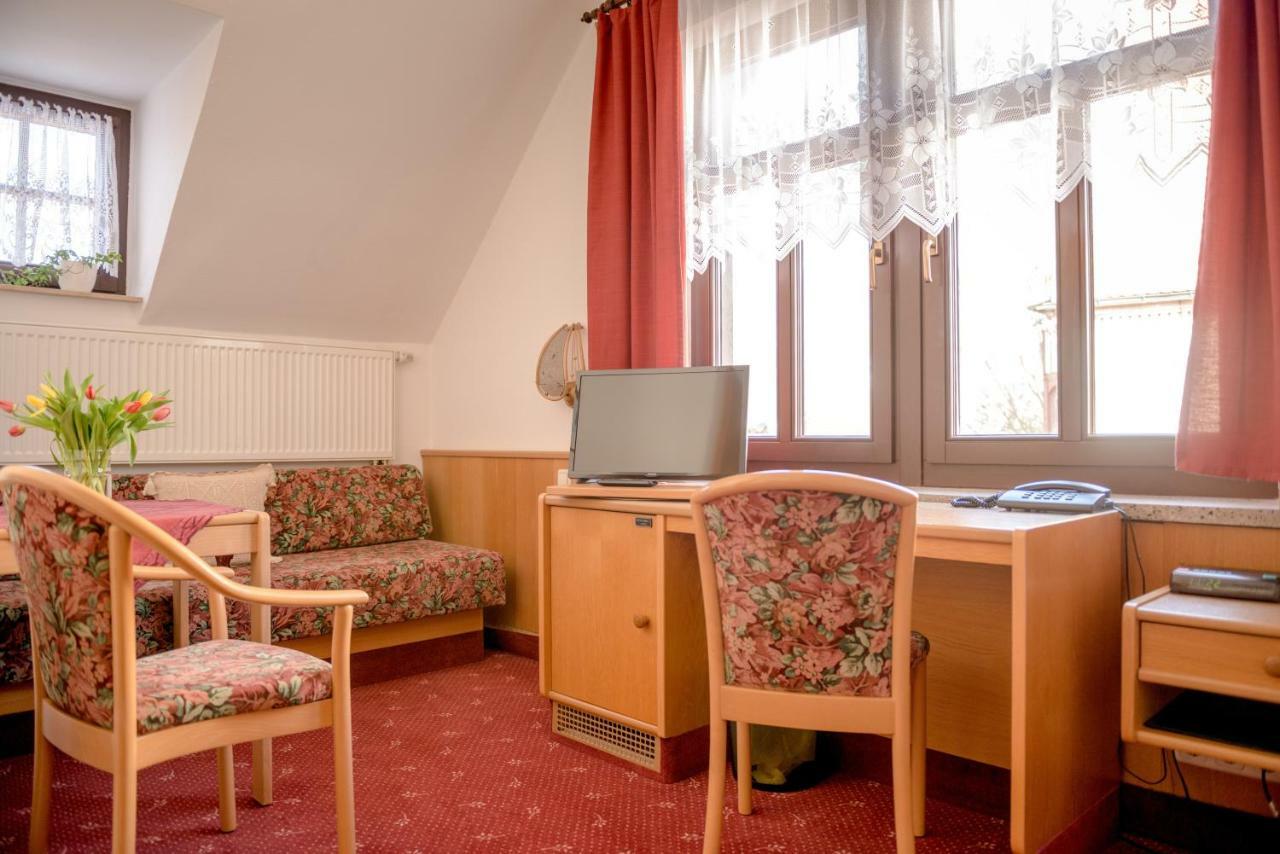 באד אלסטר Hotel-Pension Heimburg מראה חיצוני תמונה